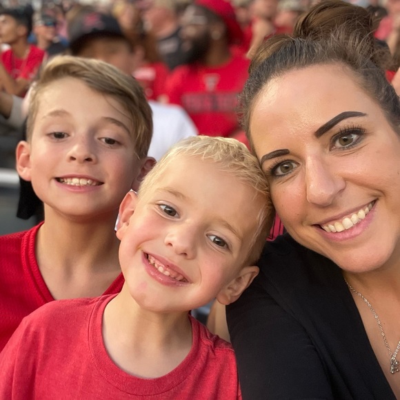 Meet your Posher, Kaitlyn - Picture 1 of 1